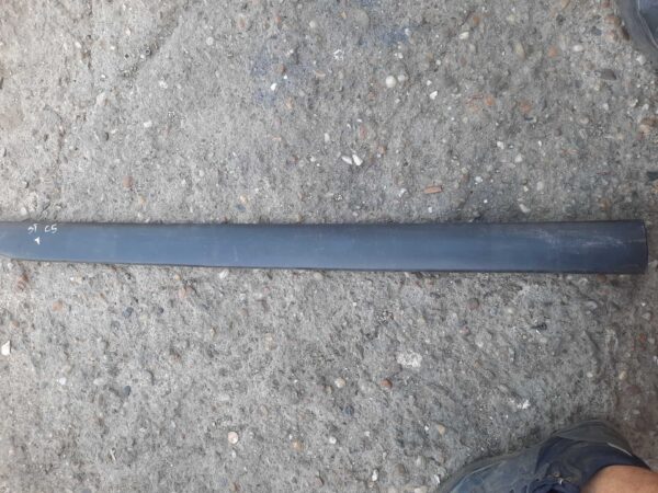 Bandou usa stanga fata Citroen C5 I an 2003