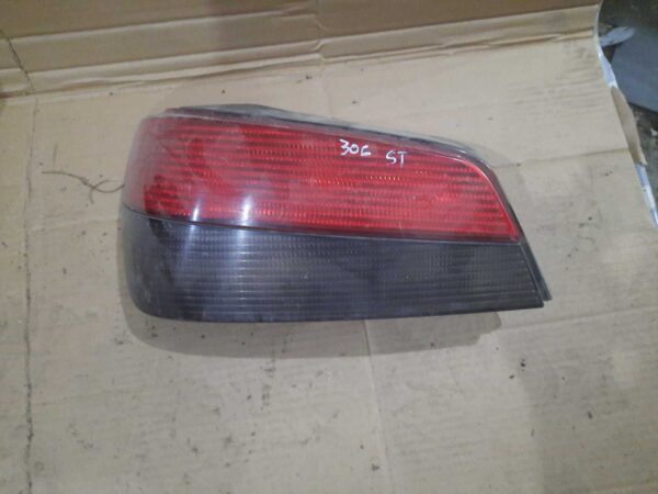 Lampa stop stanga Peugeot 306 an 2001