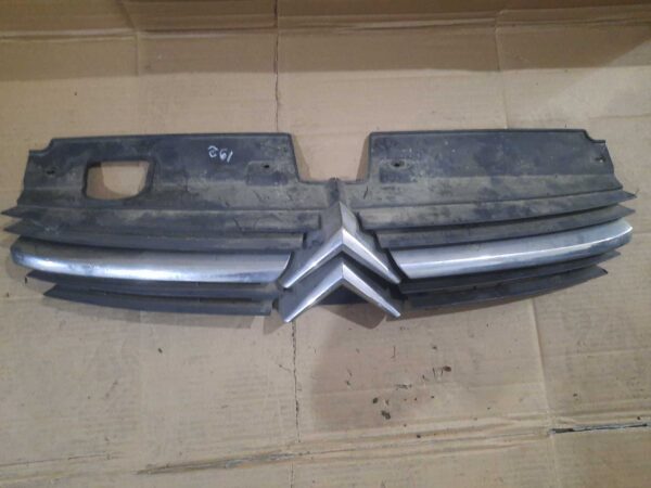 Grila centrala bara fata Citroen C5 I an 2003
