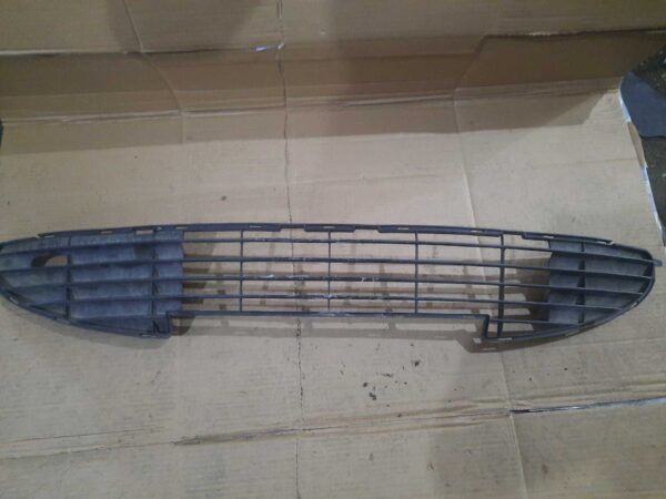 Grila centrala bara fata Peugeot 206 cod 9630680777