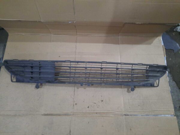 Grila centrala bara fata Peugeot 307 an 2002-2005 cod 9634014477