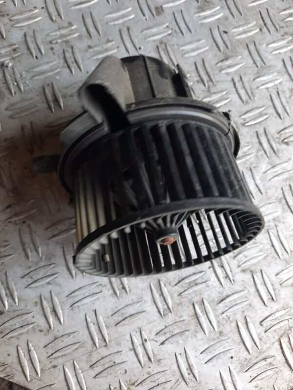 Ventilator incalzire habitaclu Peugeot 307 Citroen C4 cod b9506