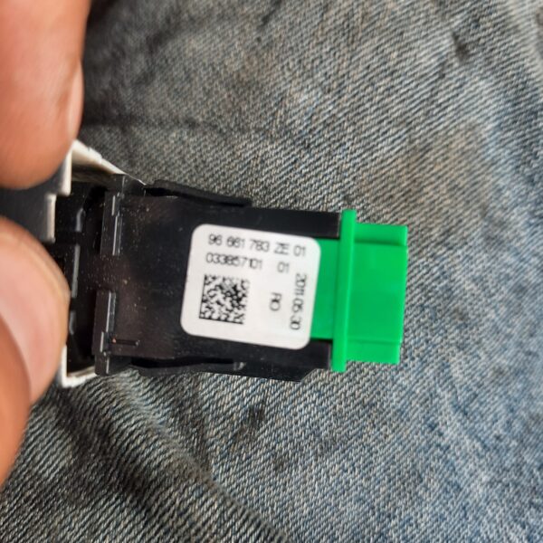 20230919_135438 Buton inchidere usi 96661783ZE Peugeot 508