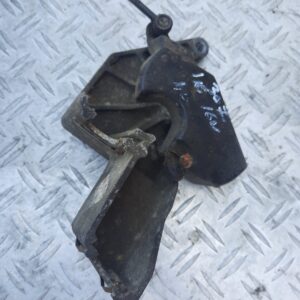Suport cabluri timonerie peugeot 308 1.4 1.6 benzina 5FW 8FS cod 9660211480