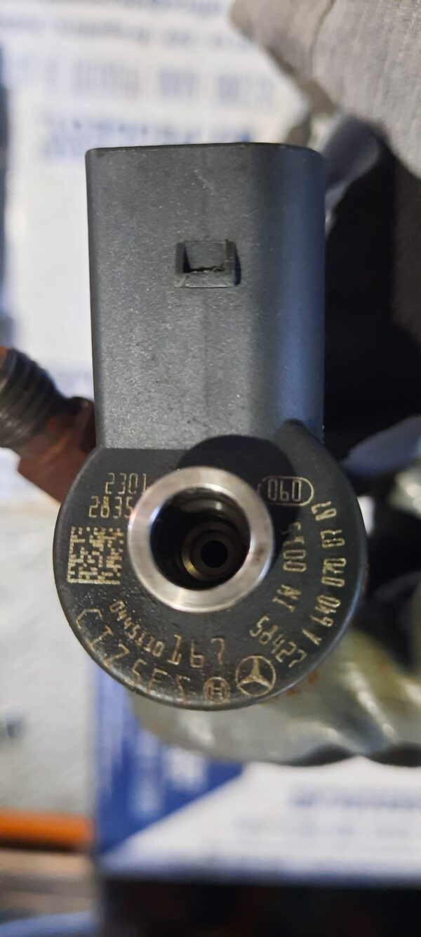 Injector Mercedes A Class , B Class 2.0 cdi cod: 0445110167 a6400700787 VAG
