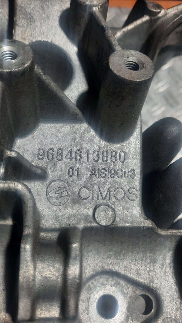 20231207_163709 Suport alternator Peugeot 1.6 hdi cod : 9684613880