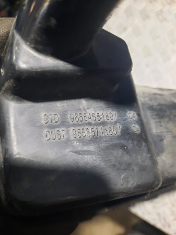 Carcasa filtru aer Peugeot 206 1.4 benzina 2009 KFW 9656465180 9658571180