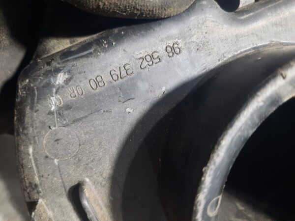 Rezonator aer Peugeot 308 1.6 Benzina turbo  5FX 5FV  2009 Cod : 9656237980