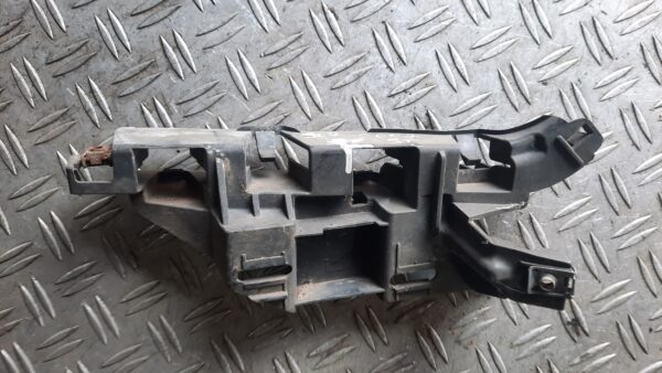 Suport aripa bara Peugeot 307 facelift an 2007 stanga cod 9653426980
