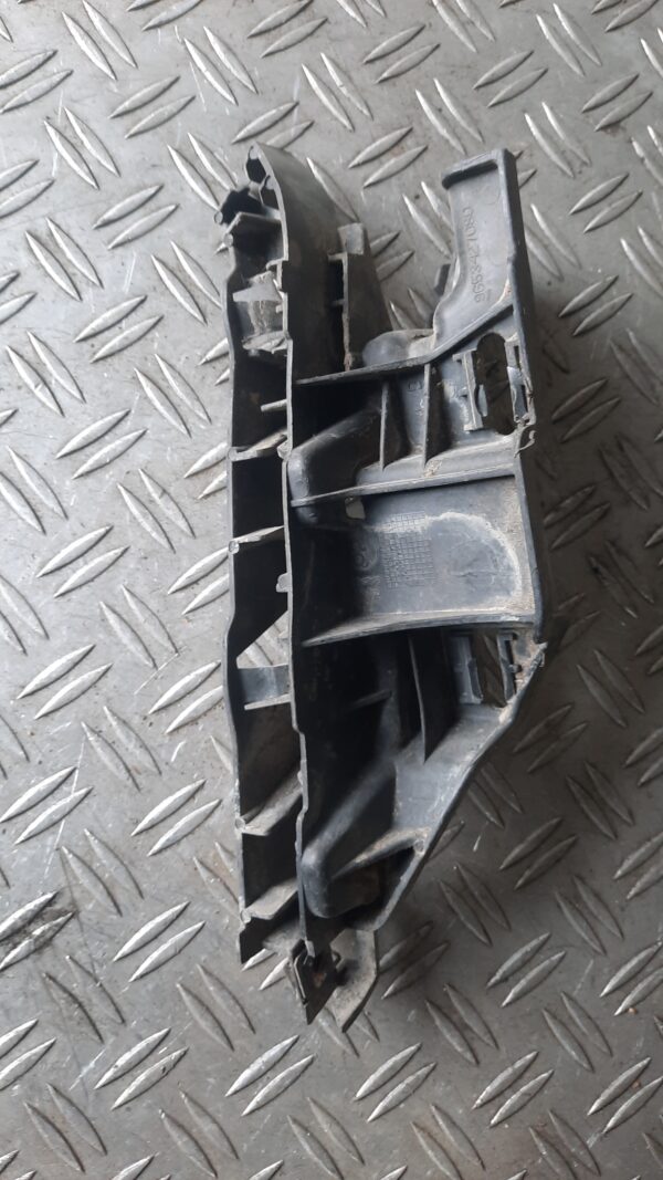 Suport aripa bara Peugeot 307 facelift an 2007 dreapta cod 9653427080