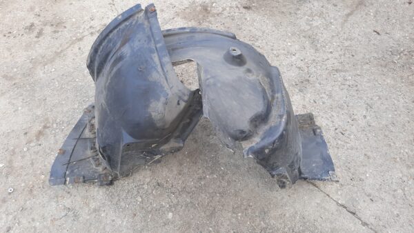 Carenaj dreapta fata  set 2 piese BMW seria 1 118 motor 2.0D N47 an 2008 Facelift