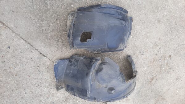 Carenaj dreapta fata  set 2 piese BMW seria 1 118 motor 2.0D N47 an 2008 Facelift