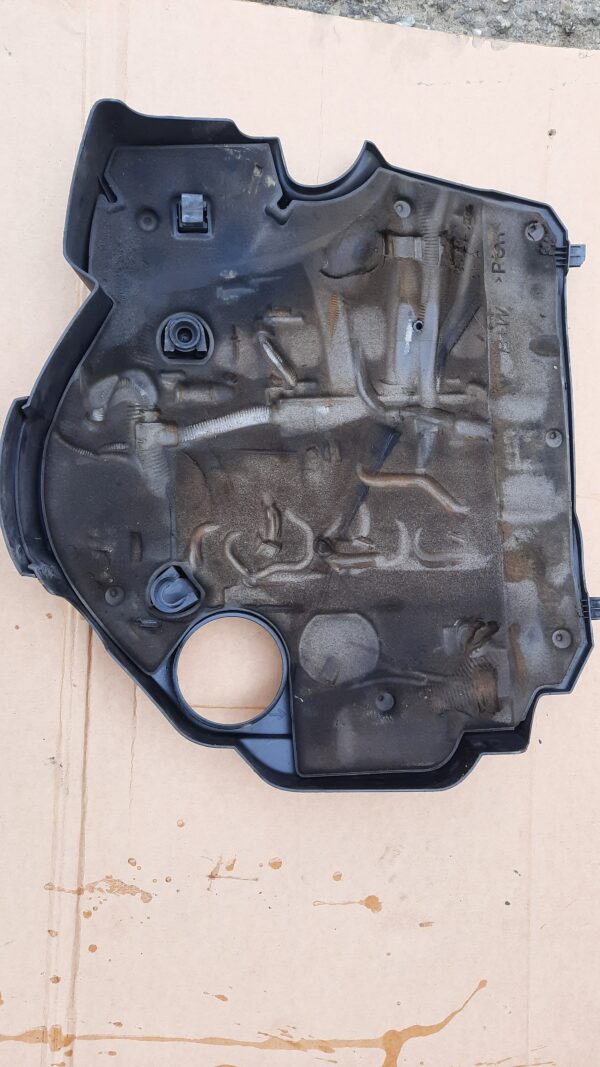 Capac motor BMW seria 1 E87 E81 2.0 D cod motor N47-D20C an 2008 cod 779741-08