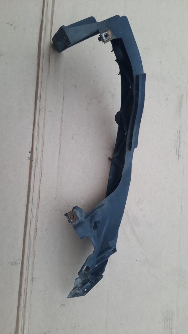 Suport far dreapta bmw seria 1 e87 cod 1857509000 an 2008 118 motor N47 2.0D