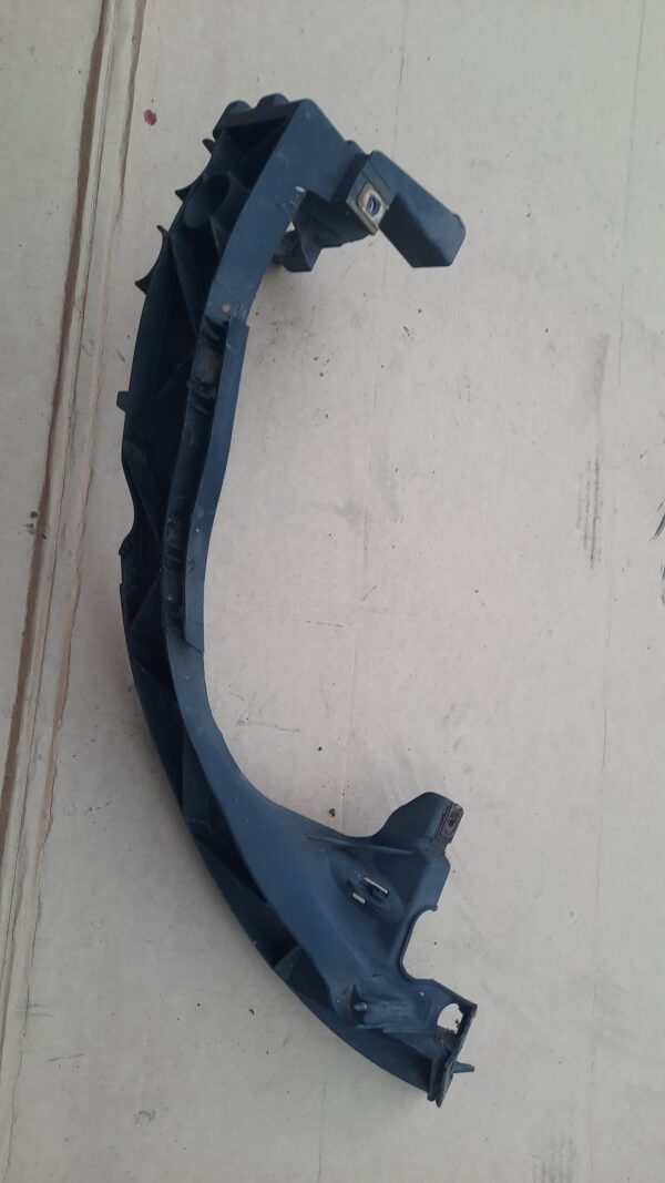 Suport far stanga bmw seria 1 e87 cod 1857510000 an 2008 118 motor N47 2.0D