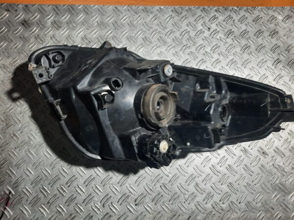 Set faruri stanga dreapta Nissan Pixo an 2008-2012 Europa