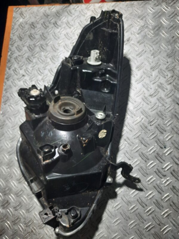 Set faruri stanga dreapta Nissan Pixo an 2008-2012 Europa