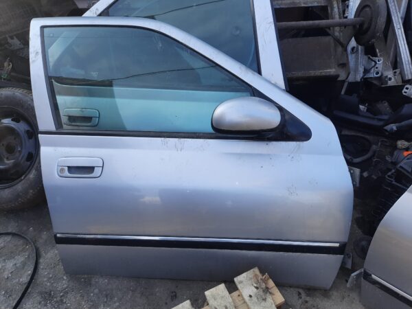 20240221_151958 Usa dreapta fata Peugeot 406 an 2004 culoare argintiu europa cu bandou cromat