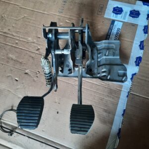Pod Pedalier ambreiaj frana  Citroen C ELYSEE Peugeot 301 cod  84PLRF 0234585T an 2015