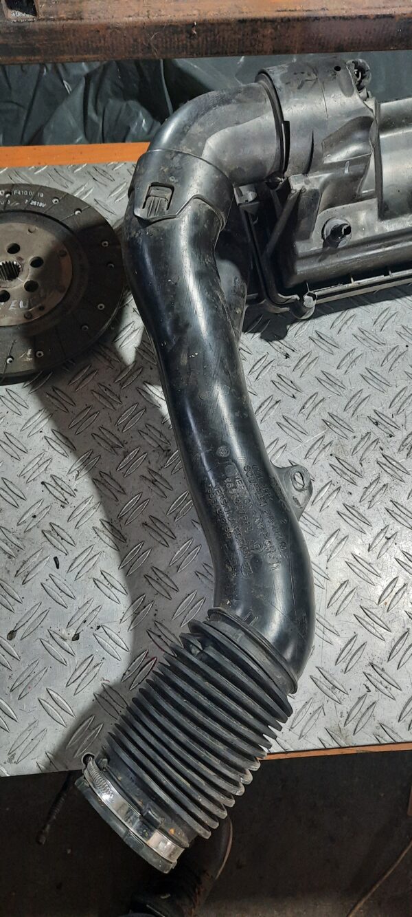 Furtun de aer Peugeot RCZ 308 408 3008 1.6 THP Benzina Turbo  cod 9656237680