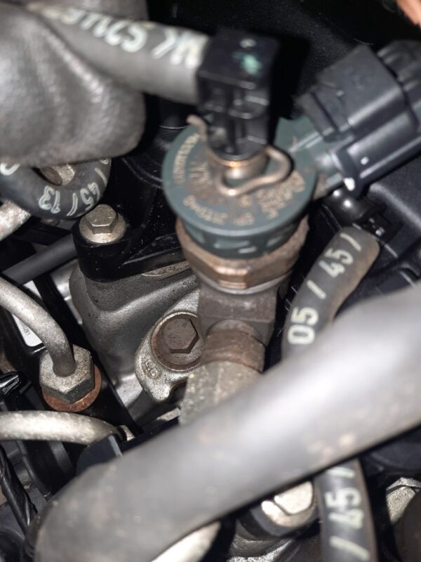 Injectoare injector Bosch Renault Dacia Nissan 1.5 dci cod 0445110485