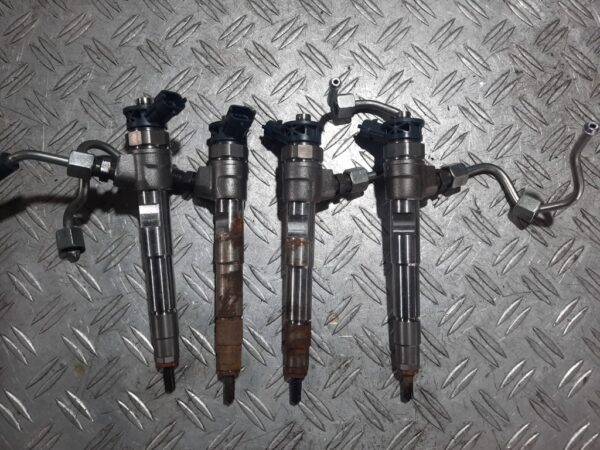 Injector Dacia Renault  Nissan Mercedes Euro 6 BlueDCI cod 0445110800 Bosch