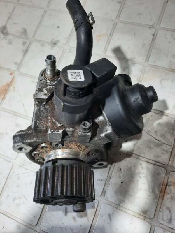 Pompa de injectie cu regulator 2.0 TDI VAG EURO 5 cod 0445010514 03L130755D
