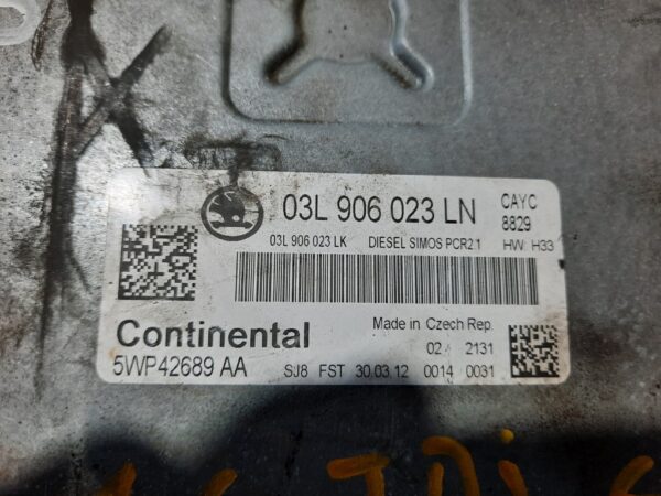 ECU calculator motor Skoda Rapid Octavia Fabia cod 03L906023LN