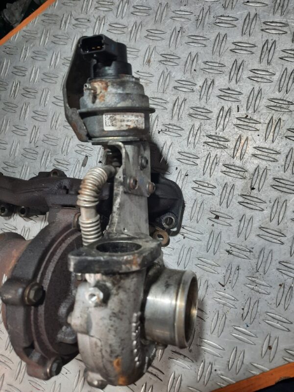 Turbina Opel Astra J 2.0 CDTI Euro 5 786137-3 cod 55581063