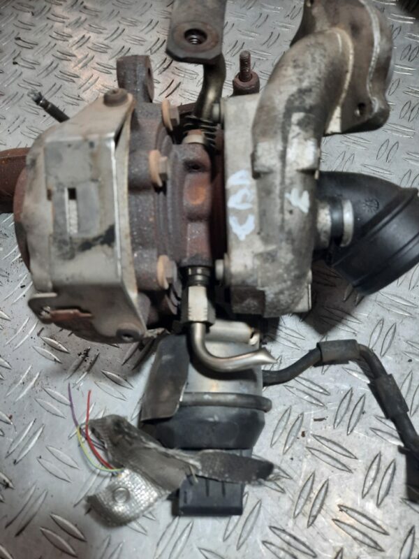Turbina Volkswagen Passat B6 2.0 Tdi cod 03L253016F 140 cp