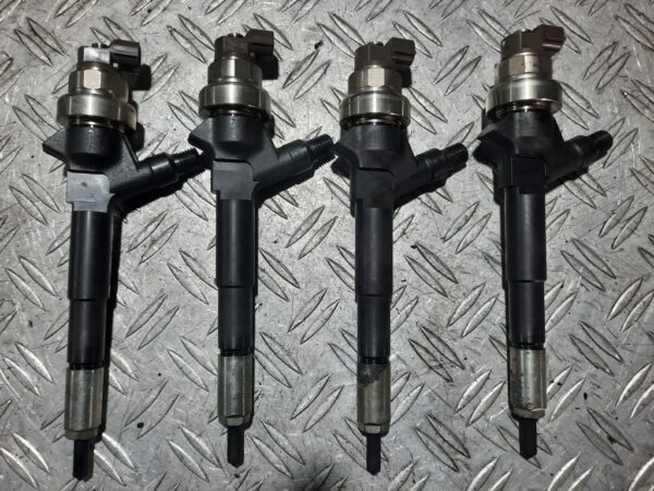 Injector Opel Astra J 1.7 CDTi A17DTS 55567729