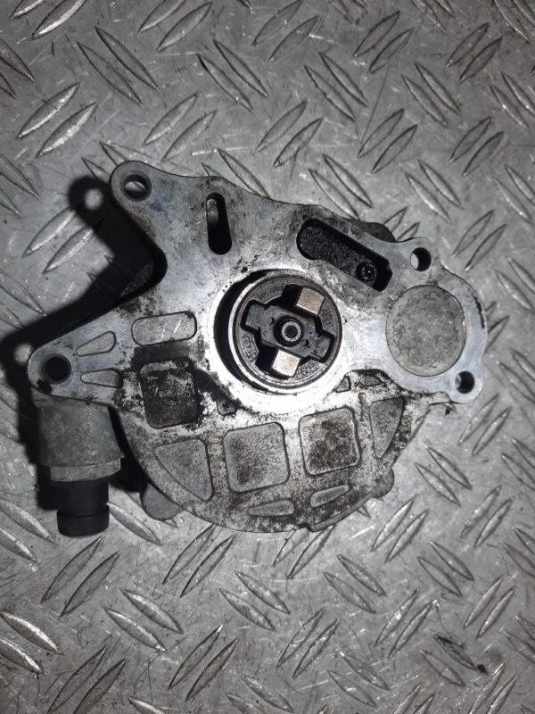 Pompa vacuum Golf Touran Ibiza Passat cod 03L145100 2.0 TDI