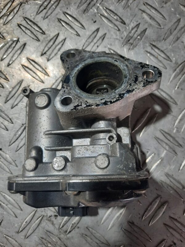 EGR Dacia Renault Mercedes Nissan 1.5 Dci euro 5 cod 147104647R H8201143495