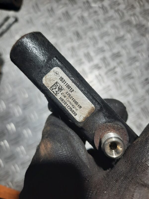 Rampa injectoare + senzor presiune Renault Dacia Nissan  1.5 DCI 8201225030