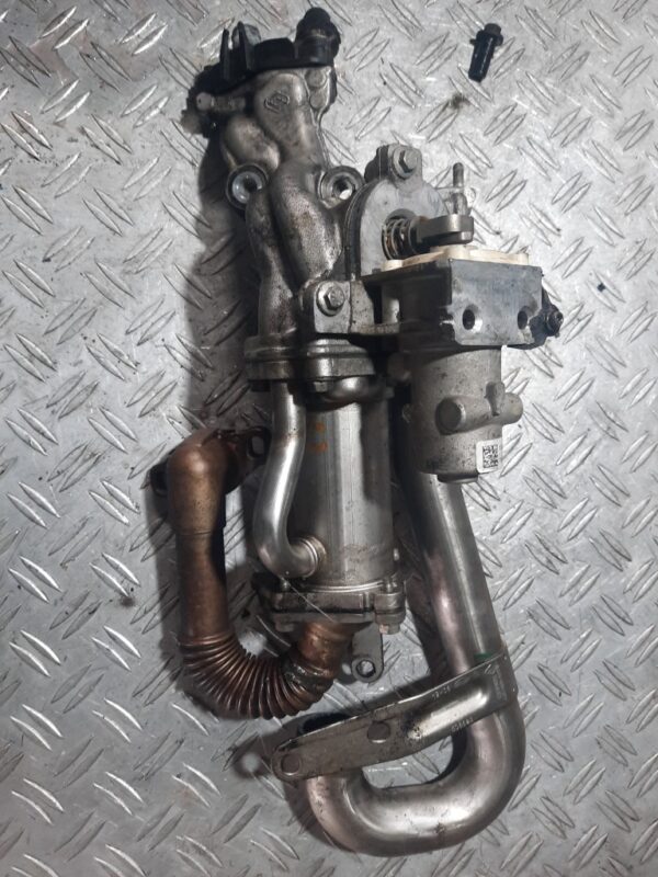 Racitor gaze 1.5 dci piesa completa dacia Renault Nissan 1.5 Dci cod 8200729079