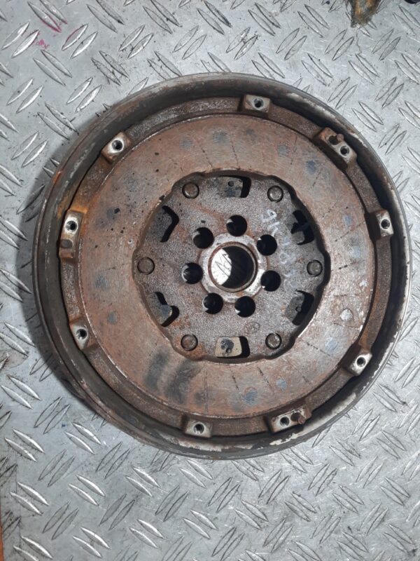 Volanta masa dubla Dacia Renault Nissan cod 8200889318 110 cp 1.5Dci