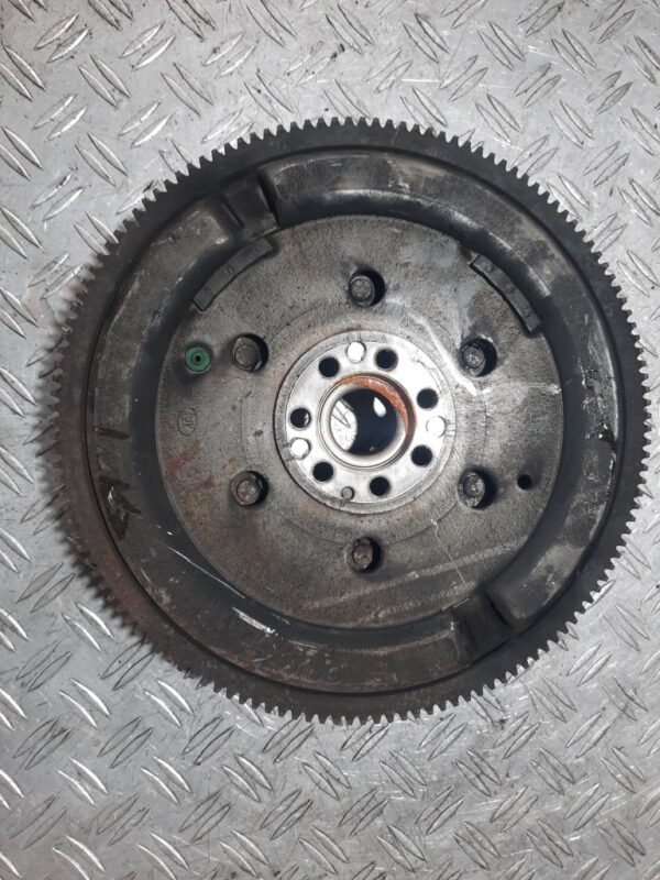 Volanta masa dubla Dacia Renault Nissan cod 8200889318 110 cp 1.5Dci