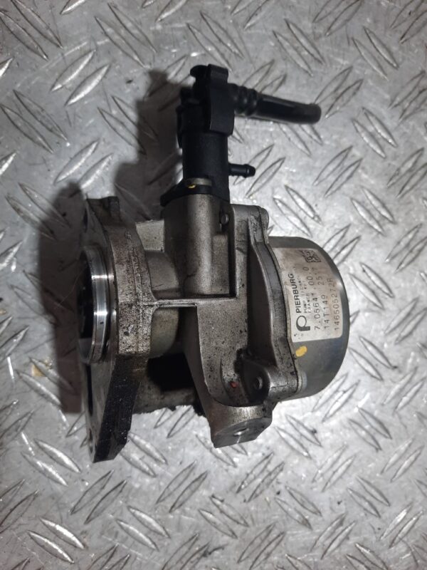 Pompa vacuum Renault Dacia Nissan 1.5 dci cod 146505272R