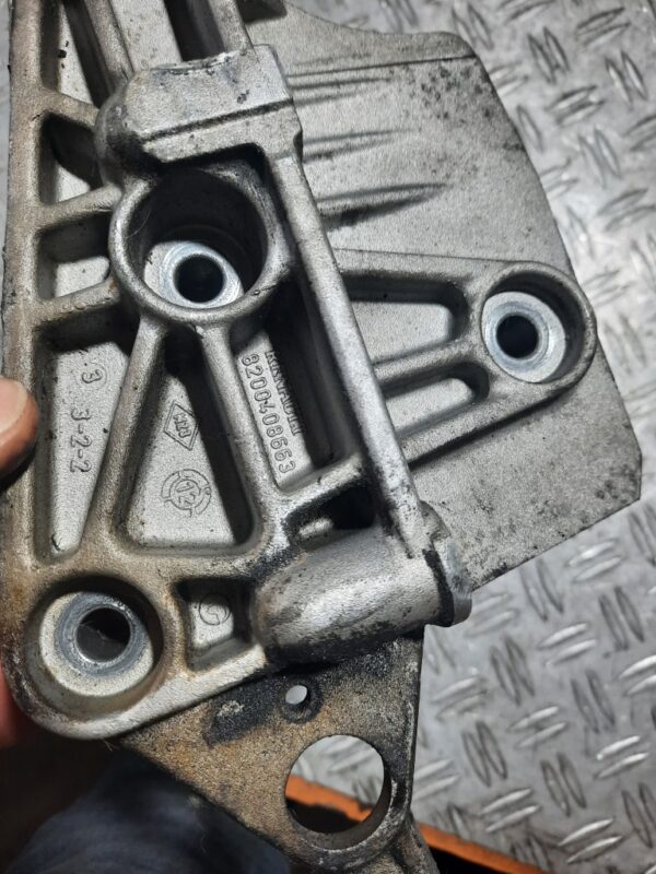 Suport motor 1.5 dci k9k Renault Nissan Dacia euro 4 cod 8200408663
