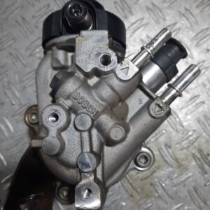 Pompa injectie cu Regulator presiune Bosch Renault Dacia Nissan Cod 0445010704