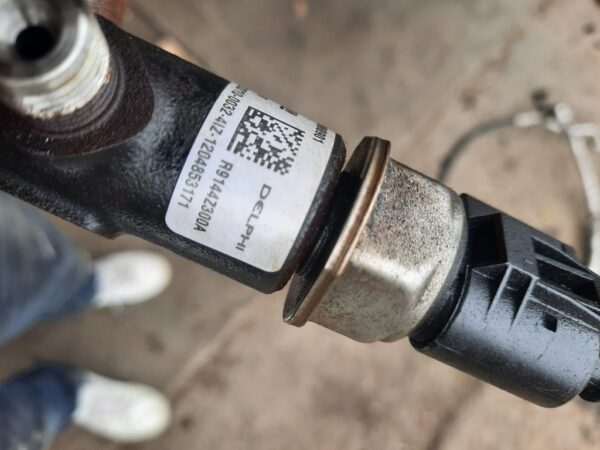 Rampa Injectoare cu regulator Chevrolet Captiva Opel Antara 2.2 dCi COD 96868901 R9144Z300A
