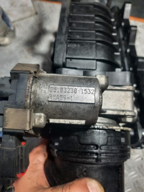 Clapeta acceleratie 2.2 CDTI Opel Antara Euro 5 Z22D1 cod 25183238