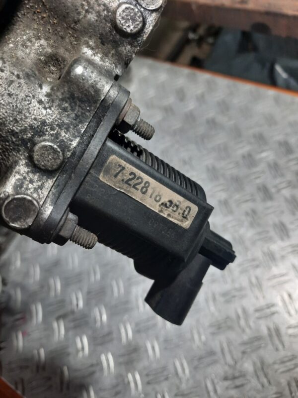 Supapa EGR completa Renault Dacia 1.5 dci cod 255366