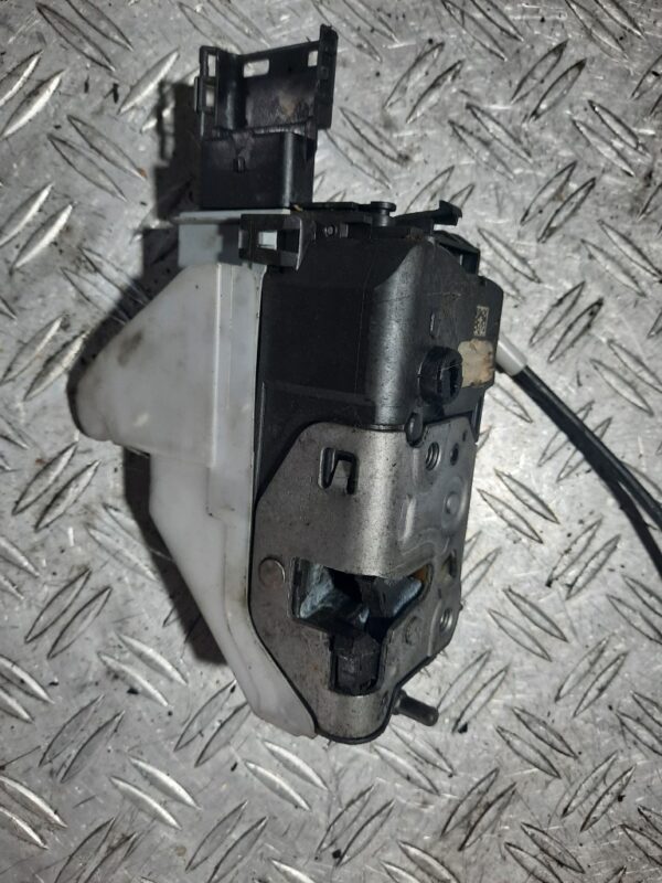 Broasca inchidere centralizata stanga spate Peugeot 308 cod PSA732108 Broasca inchidere centralizata stanga spate Peugeot 308 cod PSA732108