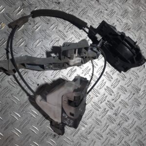 Broasca usa dreapta spate peugeot 3008 cod PSA 732298 Broasca usa dreapta spate peugeot 3008 cod PSA 732298
