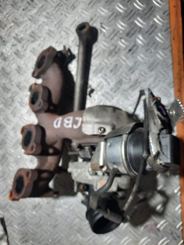 Turbosuflanta turbina cod 03L253010C Volkswagen Golf 6 Plus 2.0 TDI motorizare CBD Turbosuflanta turbina cod 03L253010C Volkswagen Golf 6 Plus 2.0 TDI motorizare CBD