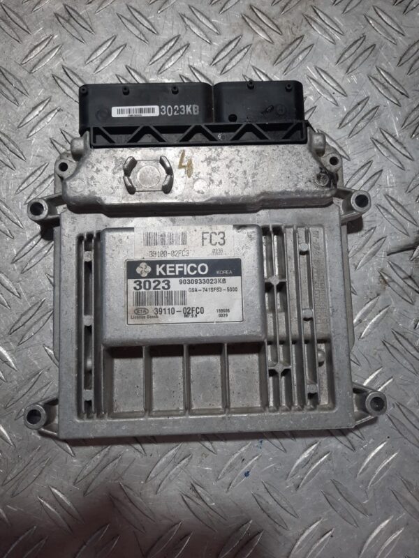 ECU Calculator motor Kia Picanto 1.0 39110-02FC0 9030933023KB M7.9.8