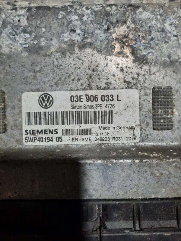 Calculator motor cod 03E906033L  5WP4019405 Volkswagen Polo 9N 2002