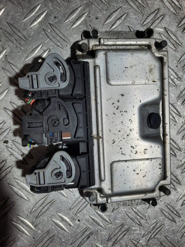 Calculator motor Bosch Peugeot 307 Break 1.6 benz Citroen Xsara Picasso 1.6 cod 9653492680 0261207318