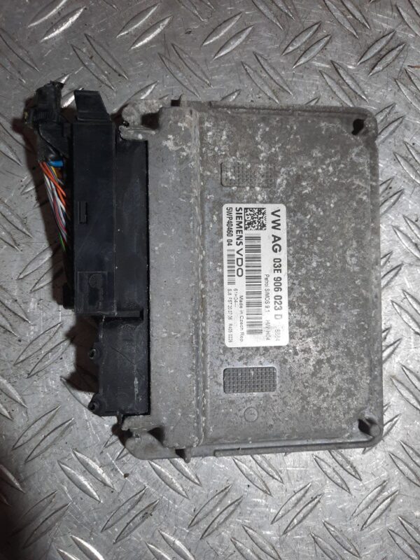 ECU Calculator motor Skoda Fabia 1.2 Volkswagen Polo cod 03E906023D 5WP40460 SIMOS 9.1